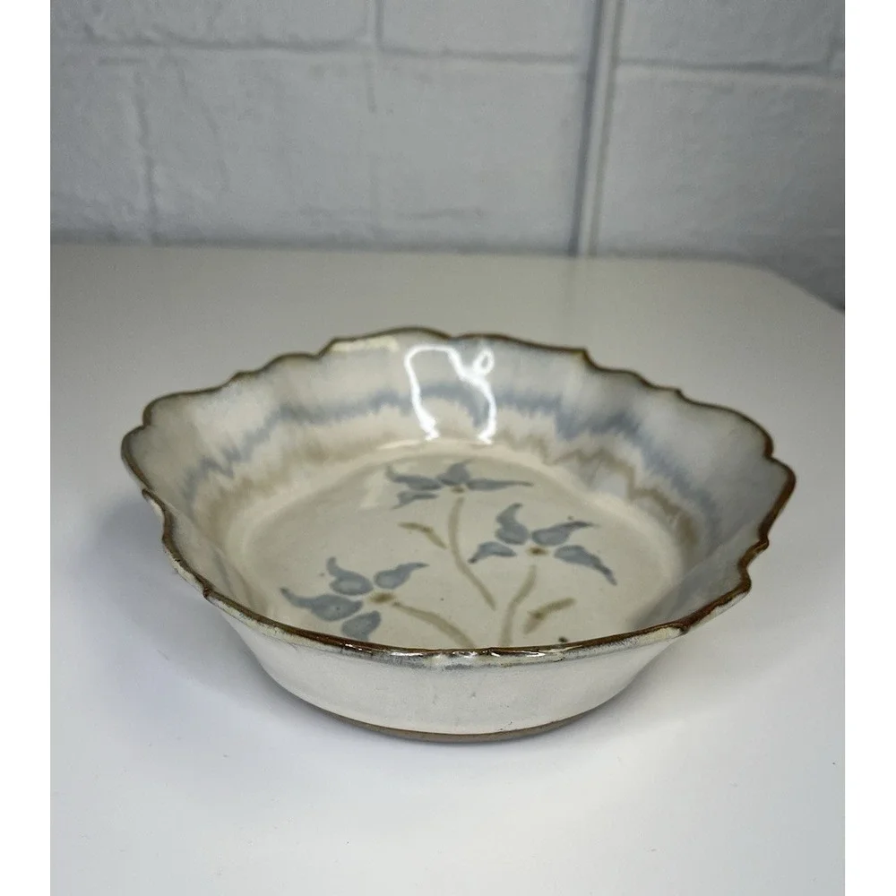 Bay Pottery Scalloped Edge Bowl Tray Platter Oyster Floral‎ Virginia Art Pottery